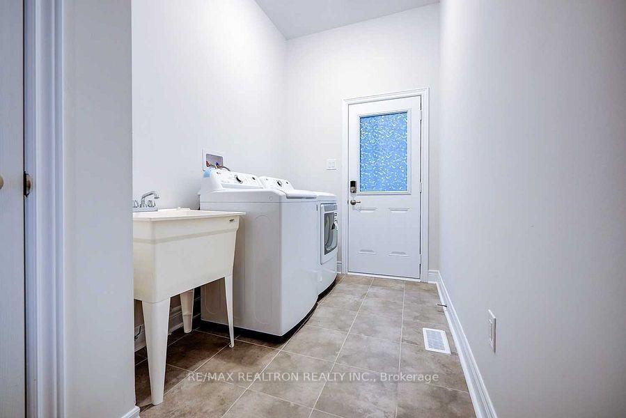 Photo 20 of 78 Jinnah Avenue, Markham, Middlefield — HOMEH