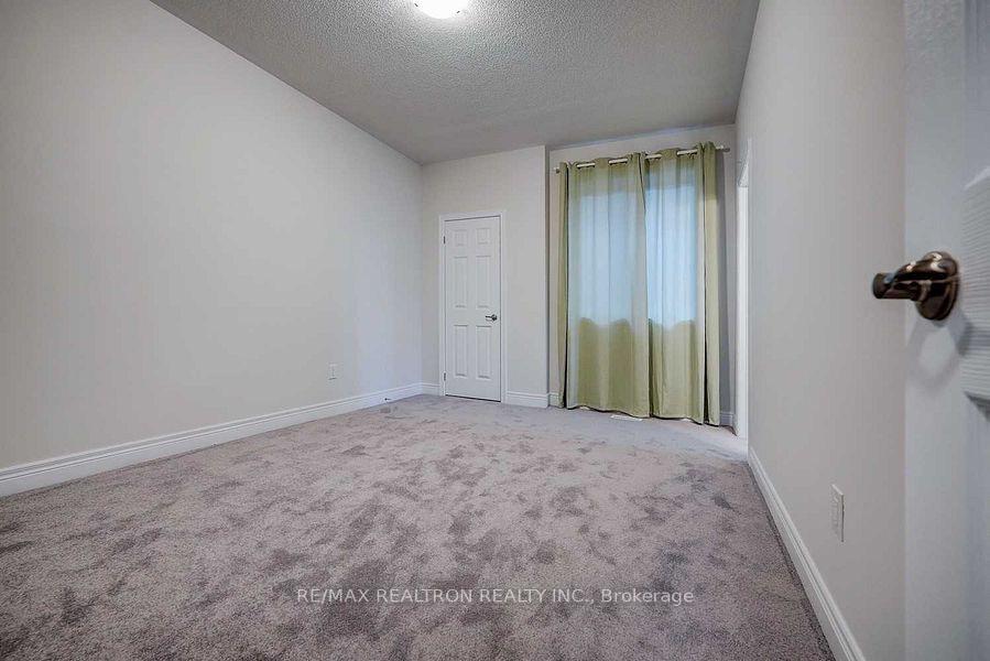 Photo 29 of 78 Jinnah Avenue, Markham, Middlefield — HOMEH