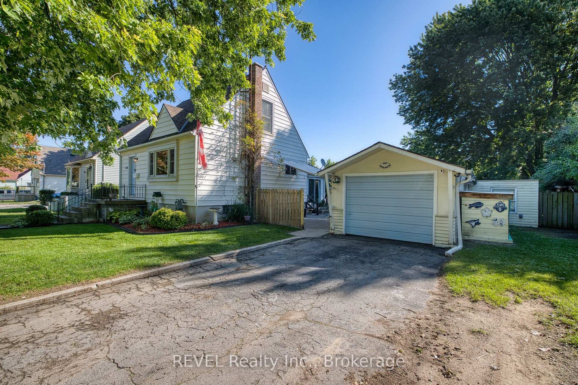 Photo 7 of 5608 Glamis Crescent, Niagara Falls, Hospital — HOMEH