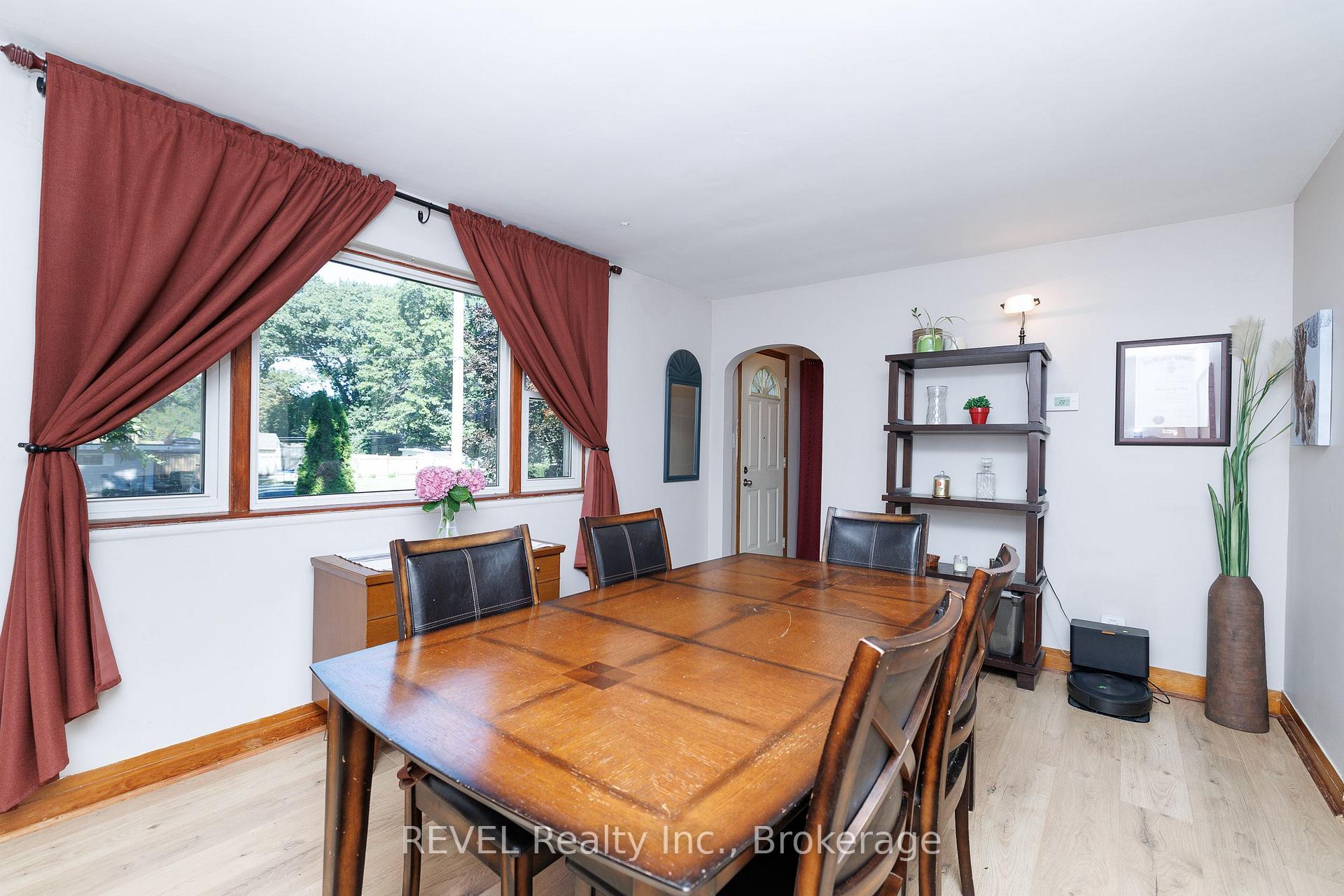 Photo 10 of 5608 Glamis Crescent, Niagara Falls, Hospital — HOMEH