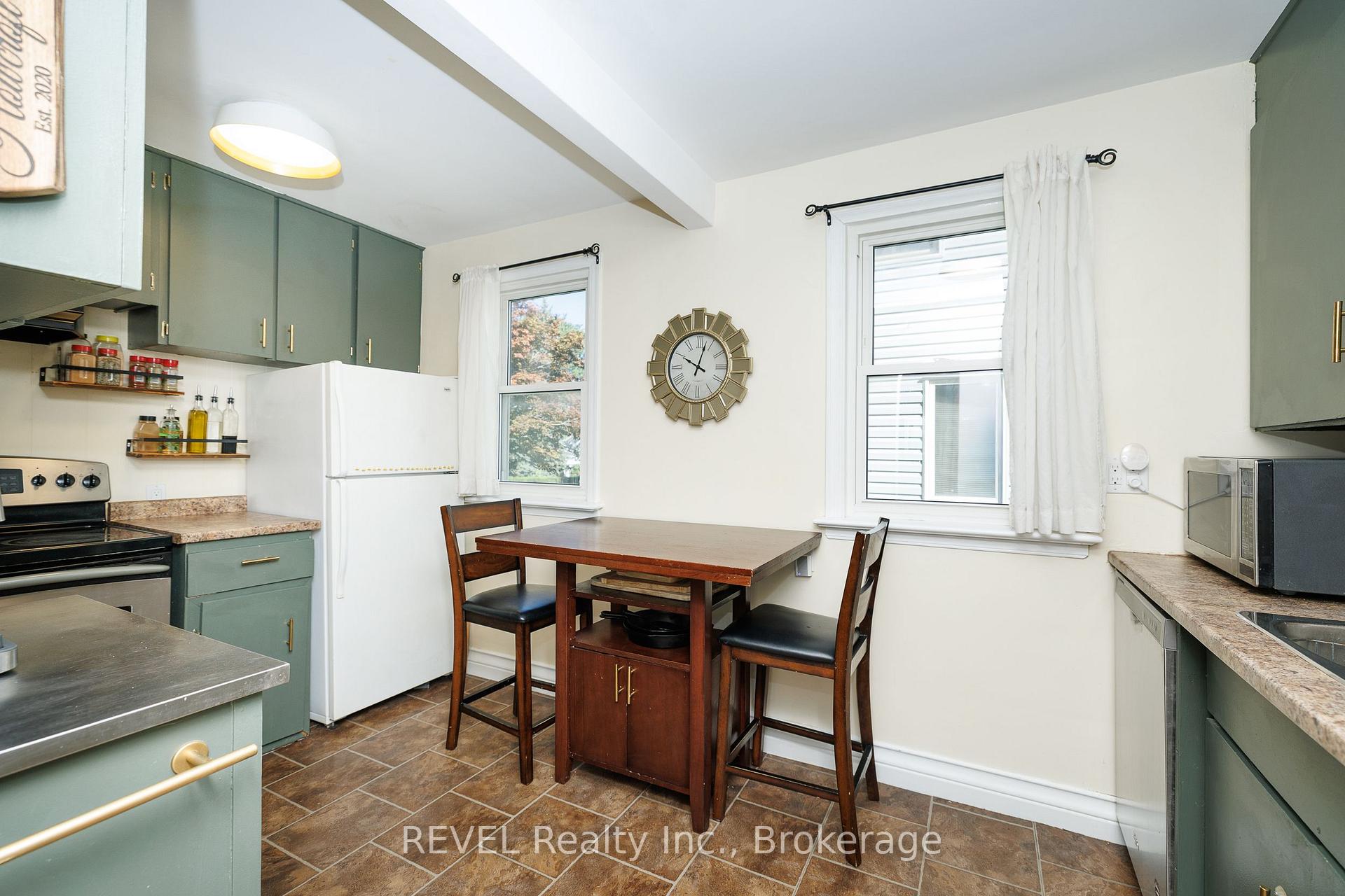 Photo 11 of 5608 Glamis Crescent, Niagara Falls, Hospital — HOMEH