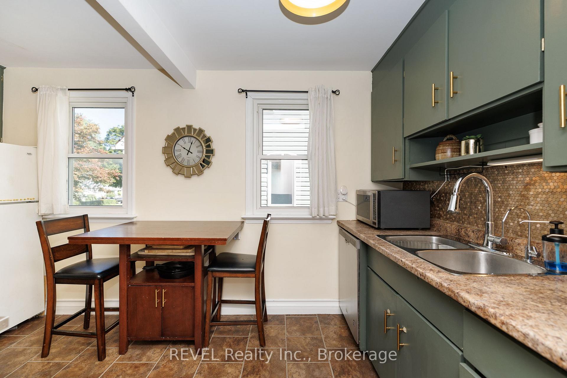 Photo 12 of 5608 Glamis Crescent, Niagara Falls, Hospital — HOMEH