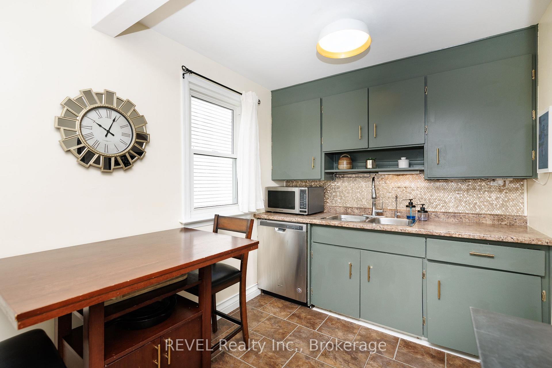 Photo 14 of 5608 Glamis Crescent, Niagara Falls, Hospital — HOMEH