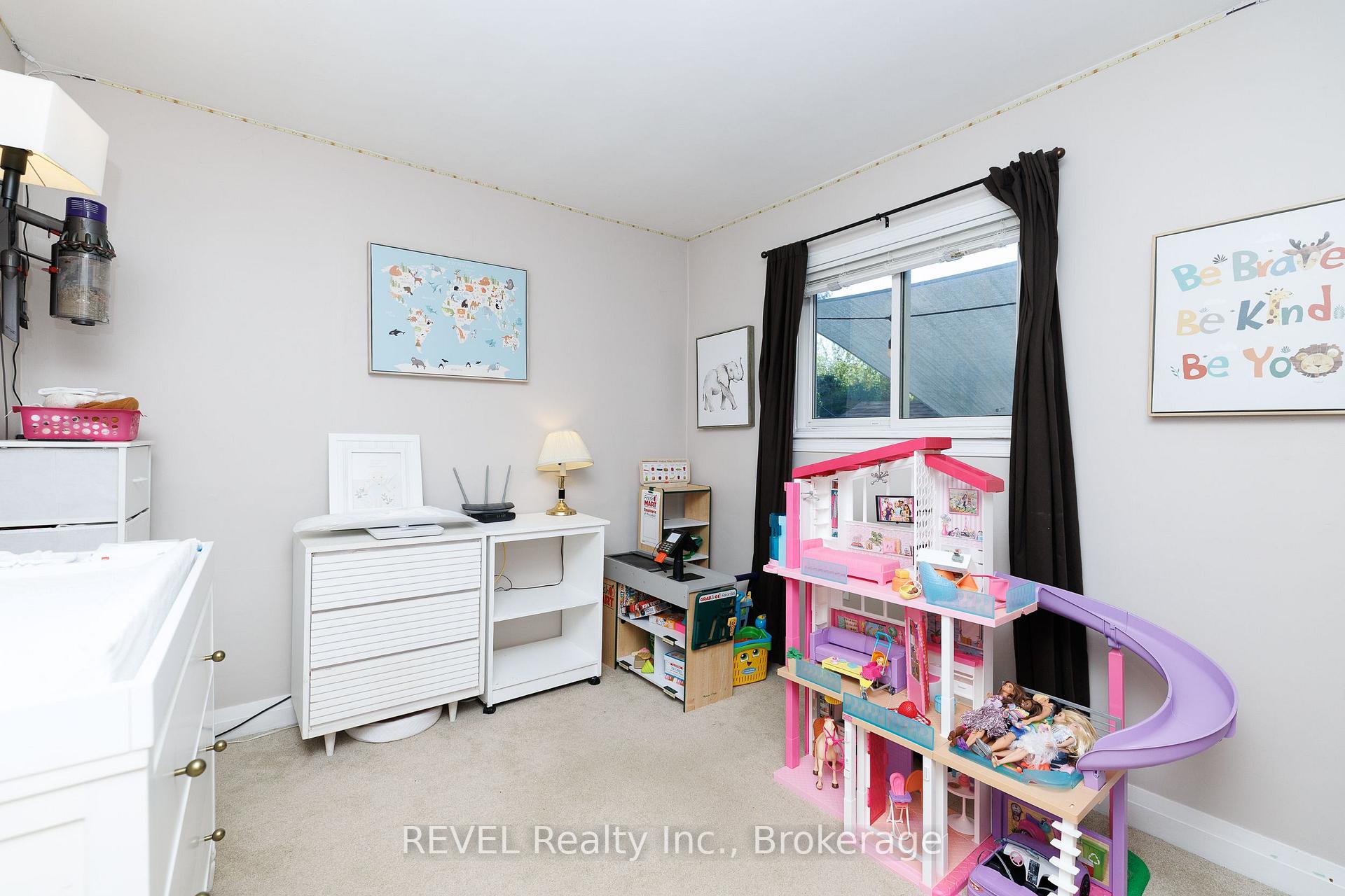 Photo 15 of 5608 Glamis Crescent, Niagara Falls, Hospital — HOMEH