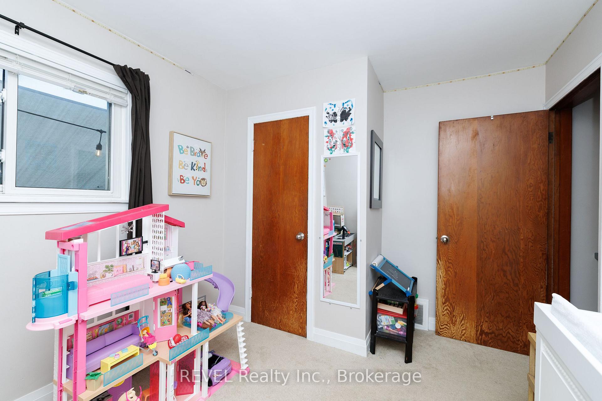 Photo 16 of 5608 Glamis Crescent, Niagara Falls, Hospital — HOMEH
