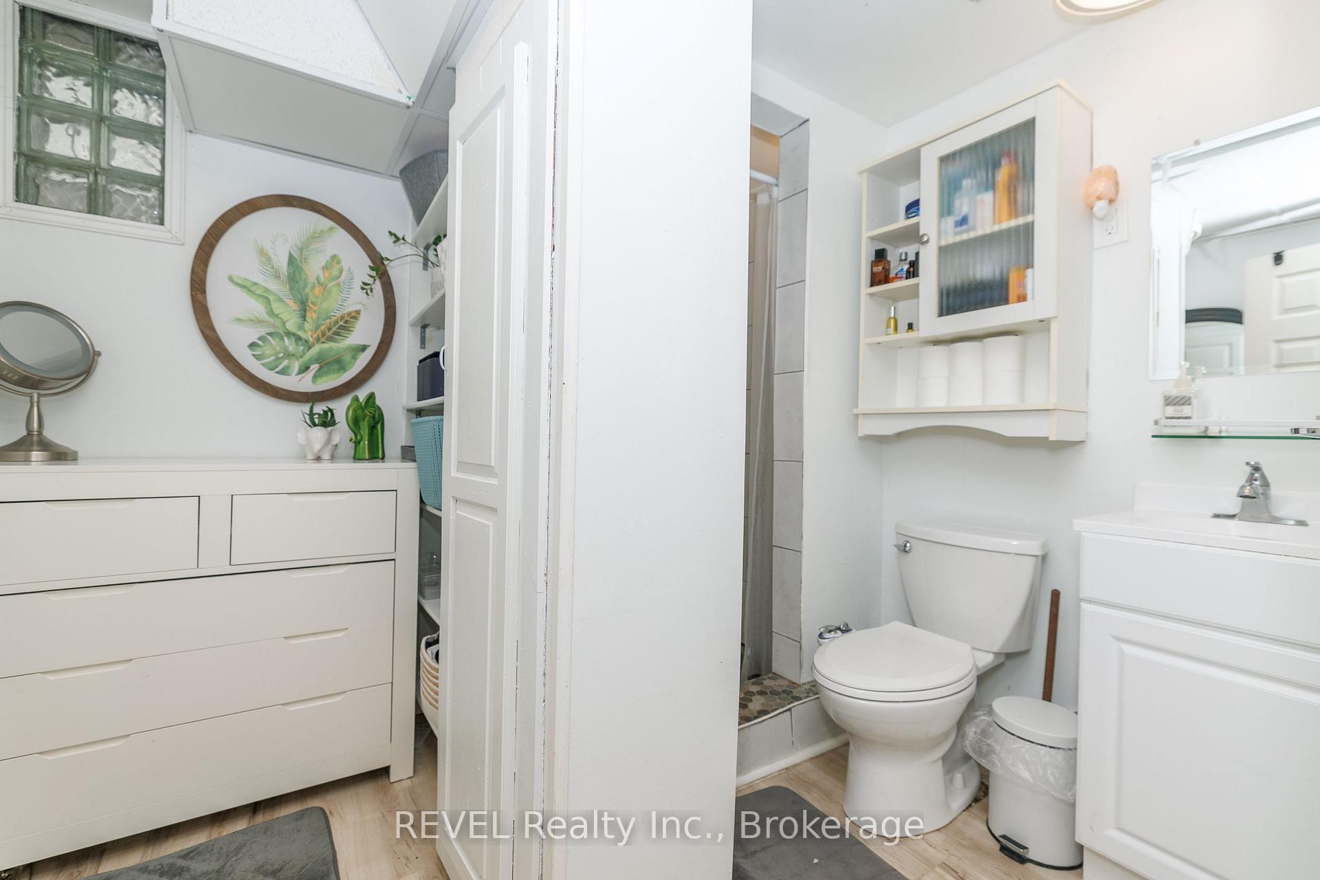 Photo 33 of 5608 Glamis Crescent, Niagara Falls, Hospital — HOMEH