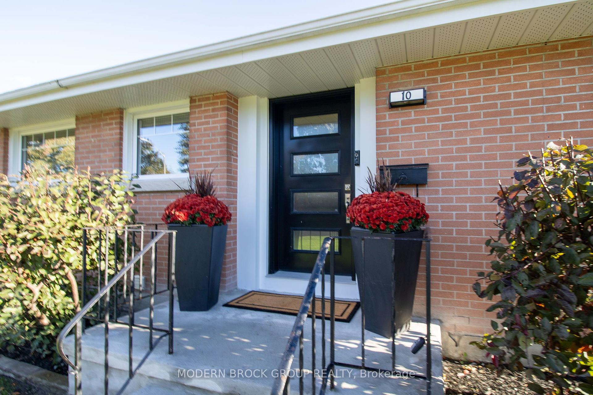 Photo 7 of 10 Manor Drive, Brockville, Brockville — HOMEH