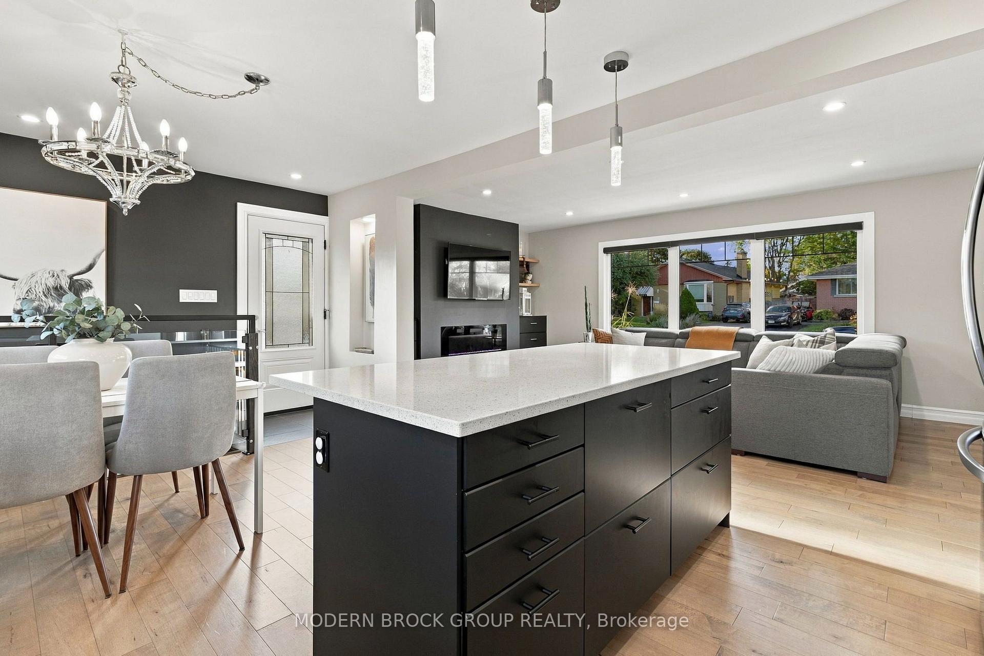 Photo 11 of 10 Manor Drive, Brockville, Brockville — HOMEH