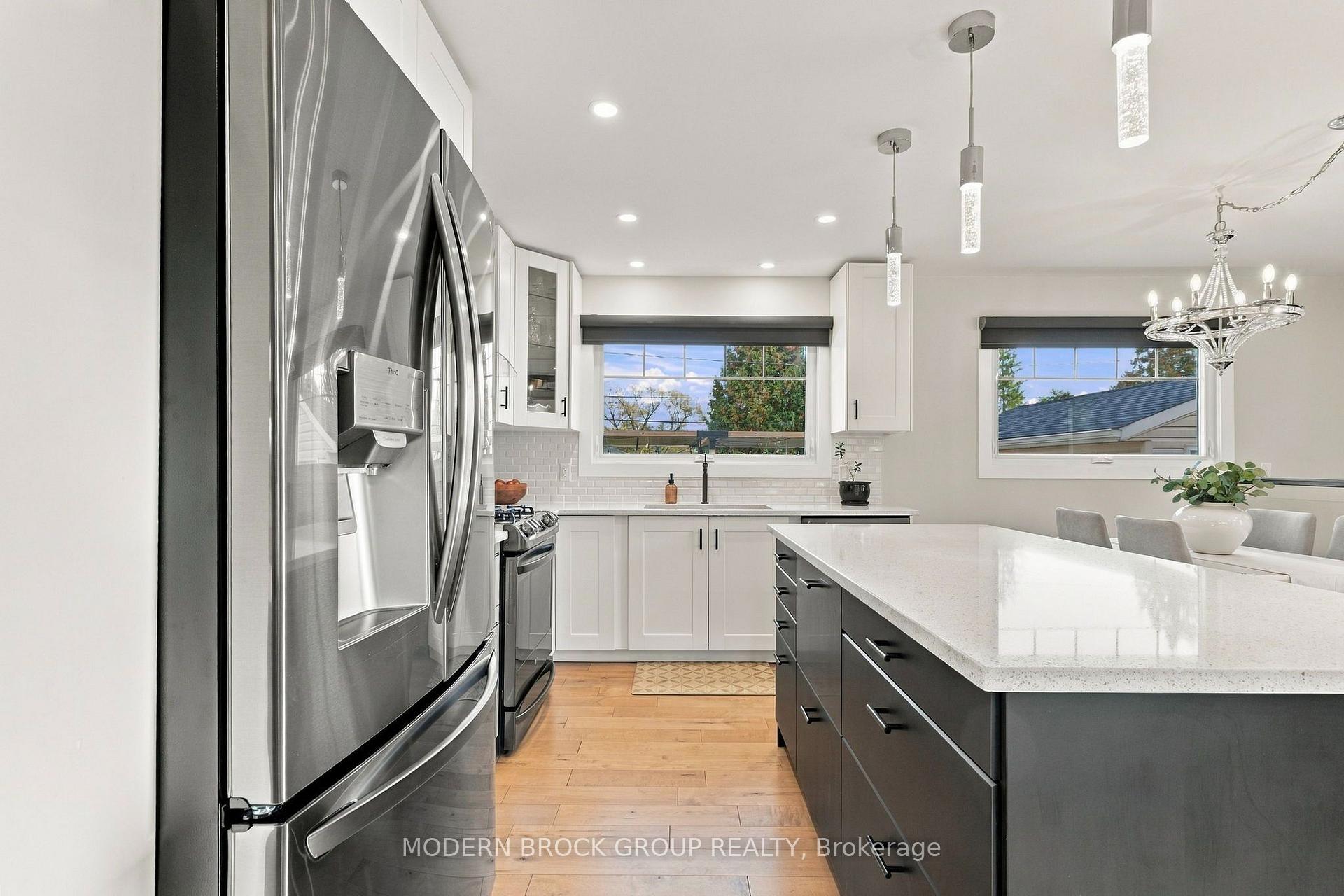 Photo 15 of 10 Manor Drive, Brockville, Brockville — HOMEH