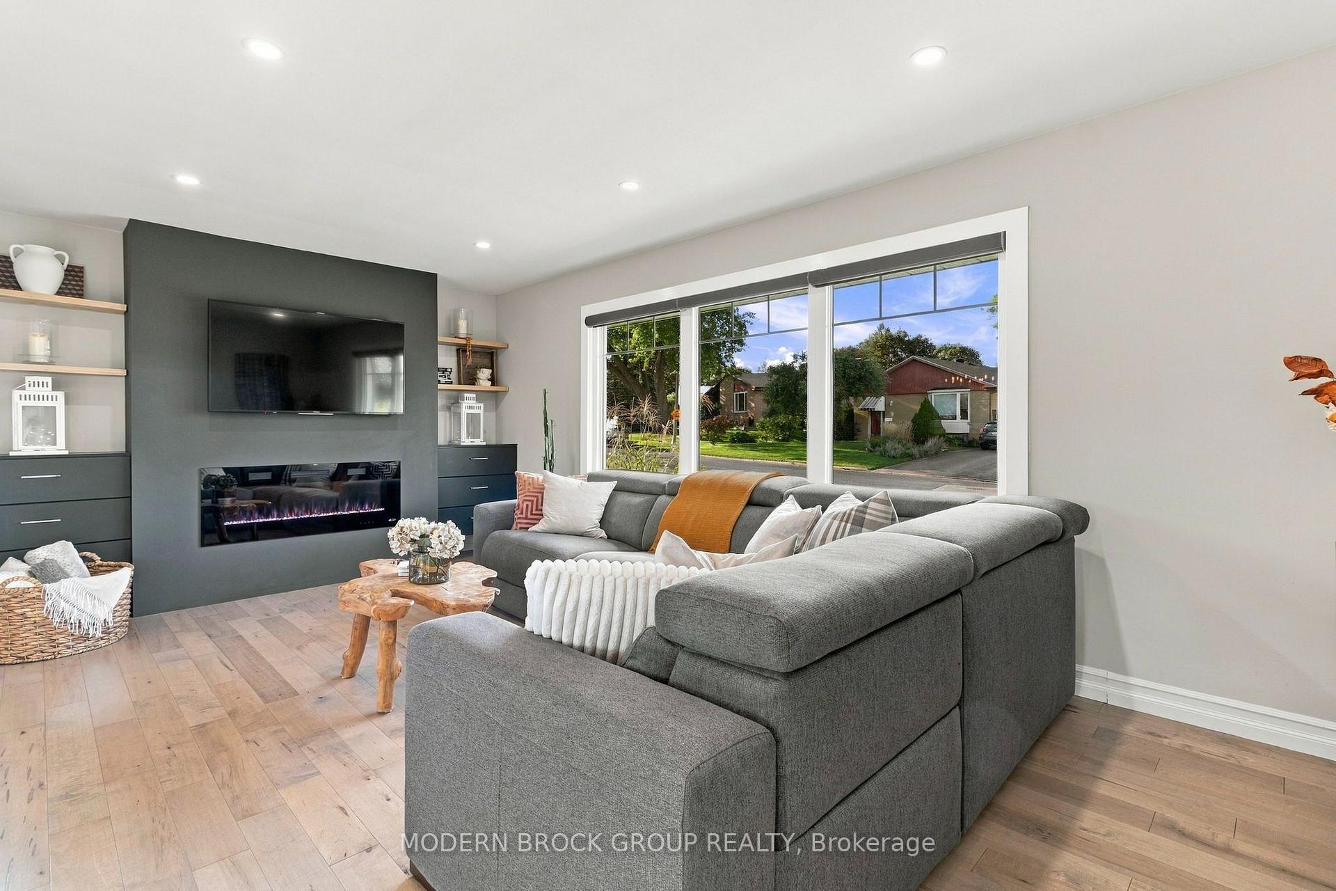 Photo 19 of 10 Manor Drive, Brockville, Brockville — HOMEH
