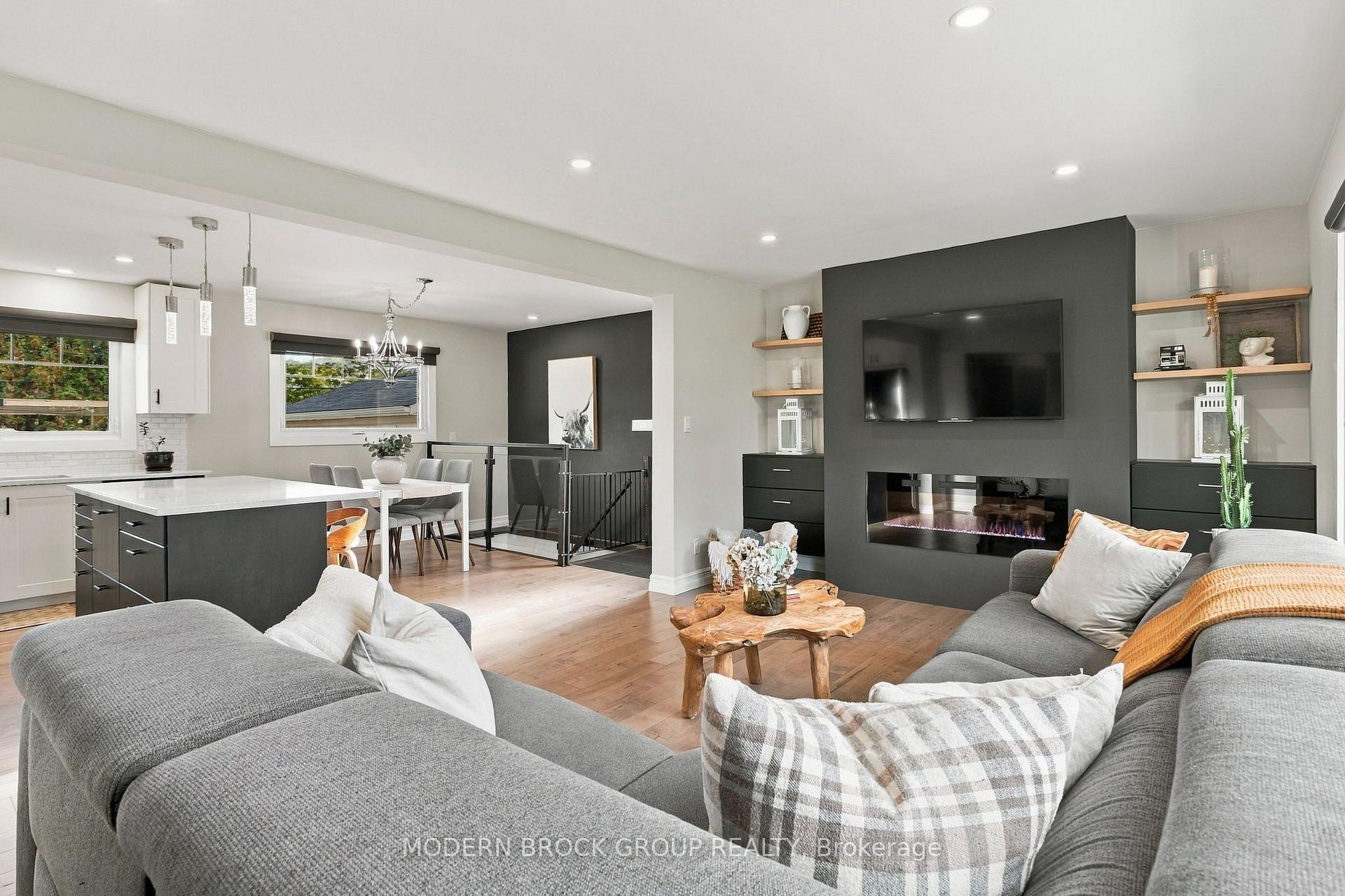Photo 23 of 10 Manor Drive, Brockville, Brockville — HOMEH