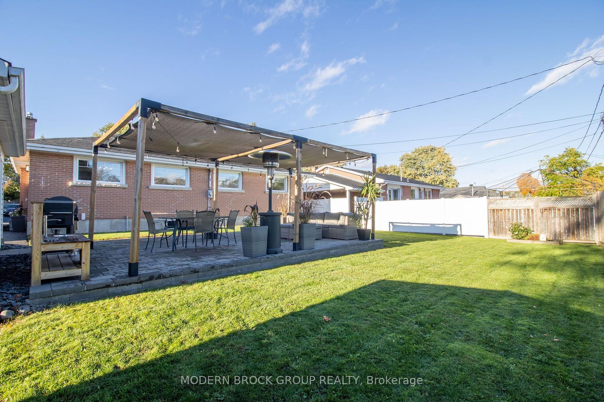 Photo 40 of 10 Manor Drive, Brockville, Brockville — HOMEH