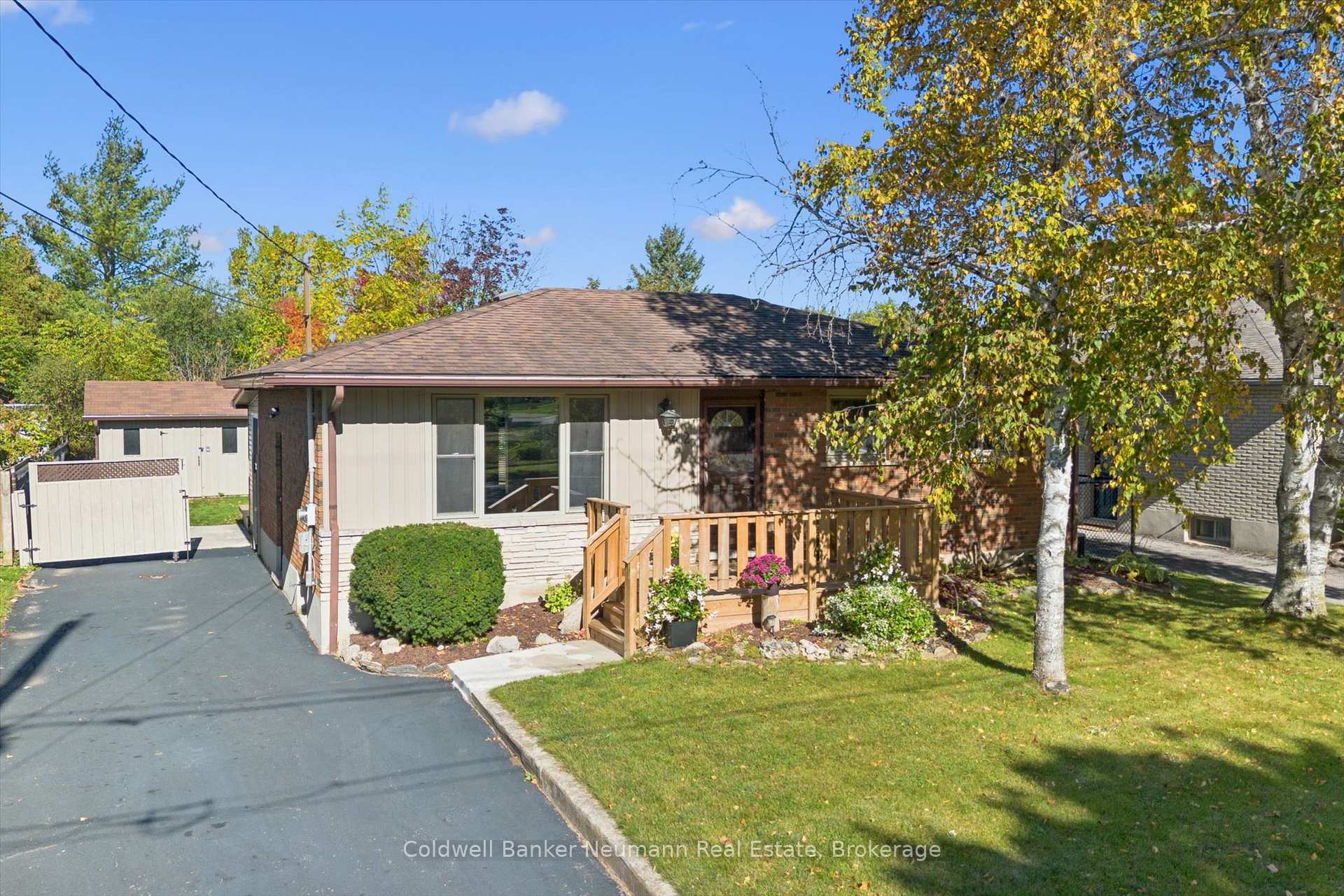 Photo 2 of 22 Carter Drive, Guelph, Grange Road — HOMEH