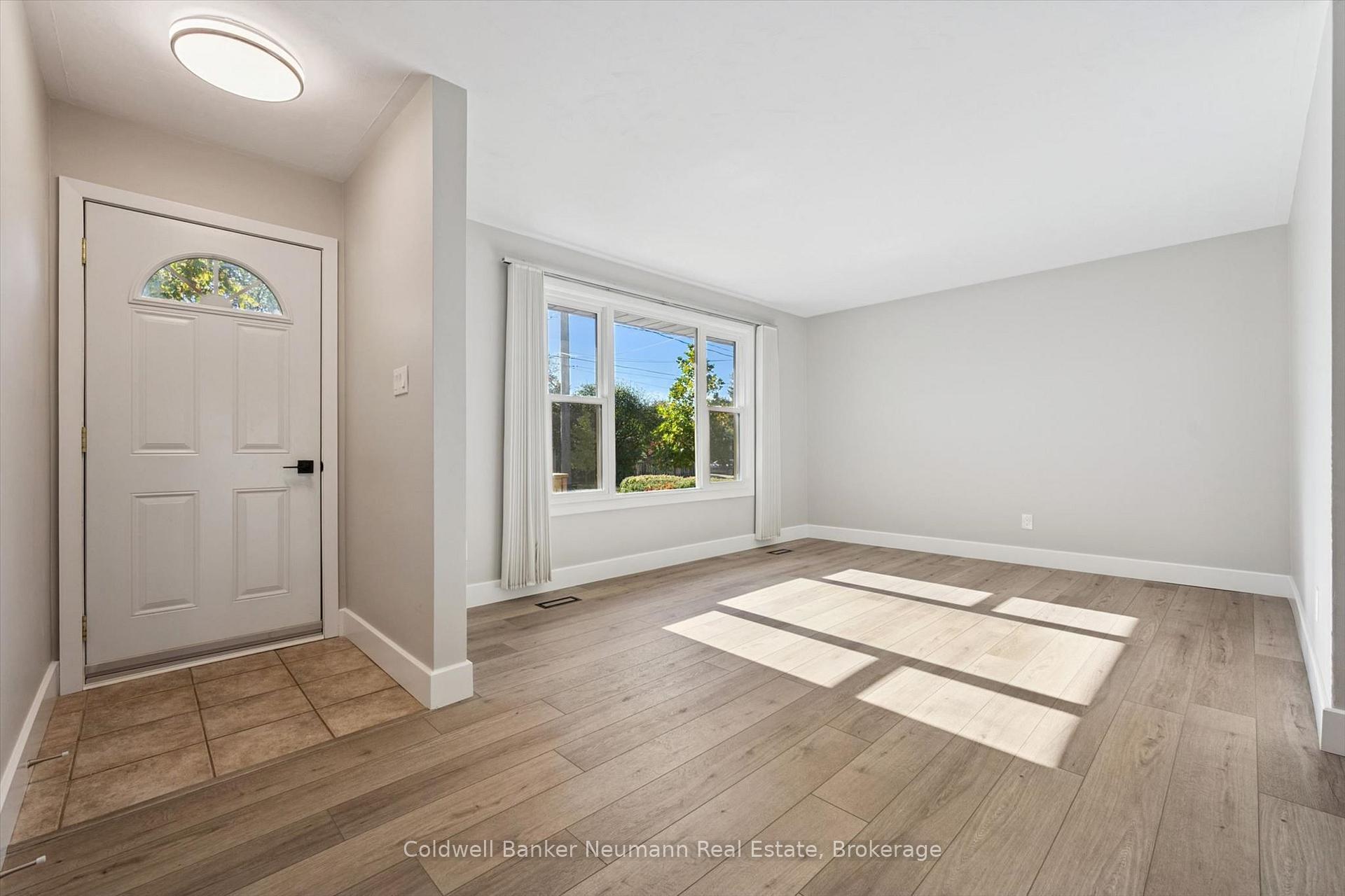 Photo 10 of 22 Carter Drive, Guelph, Grange Road — HOMEH