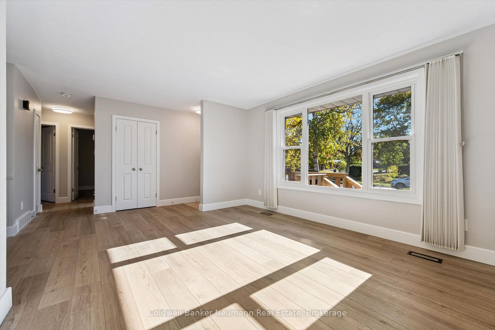 Photo 12 of 22 Carter Drive, Guelph, Grange Road — HOMEH