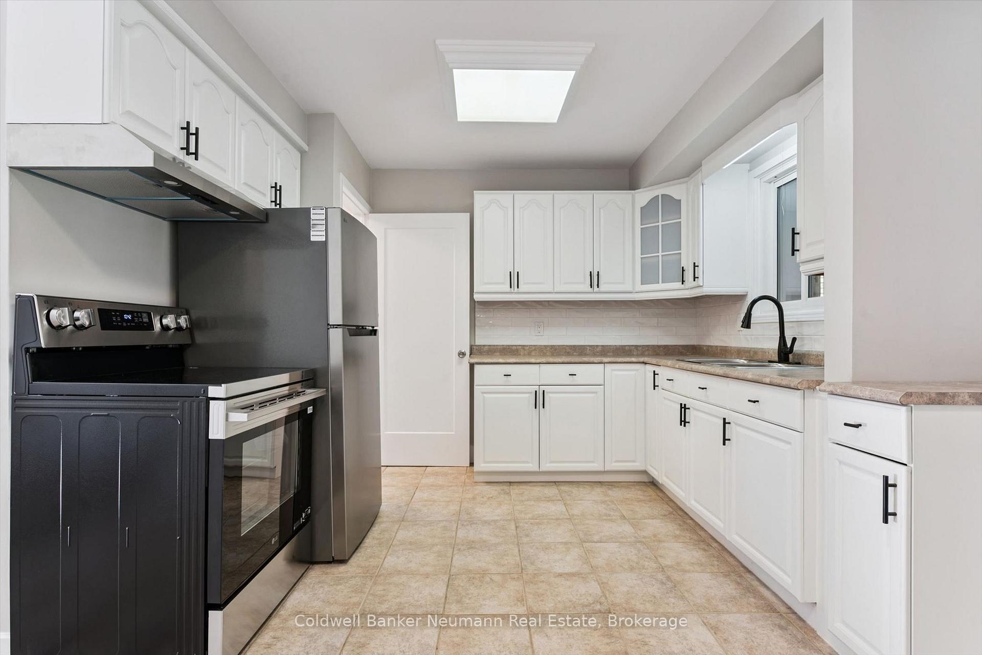 Photo 15 of 22 Carter Drive, Guelph, Grange Road — HOMEH