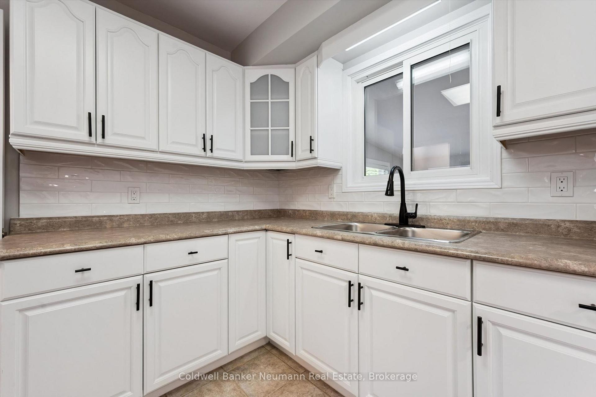 Photo 18 of 22 Carter Drive, Guelph, Grange Road — HOMEH
