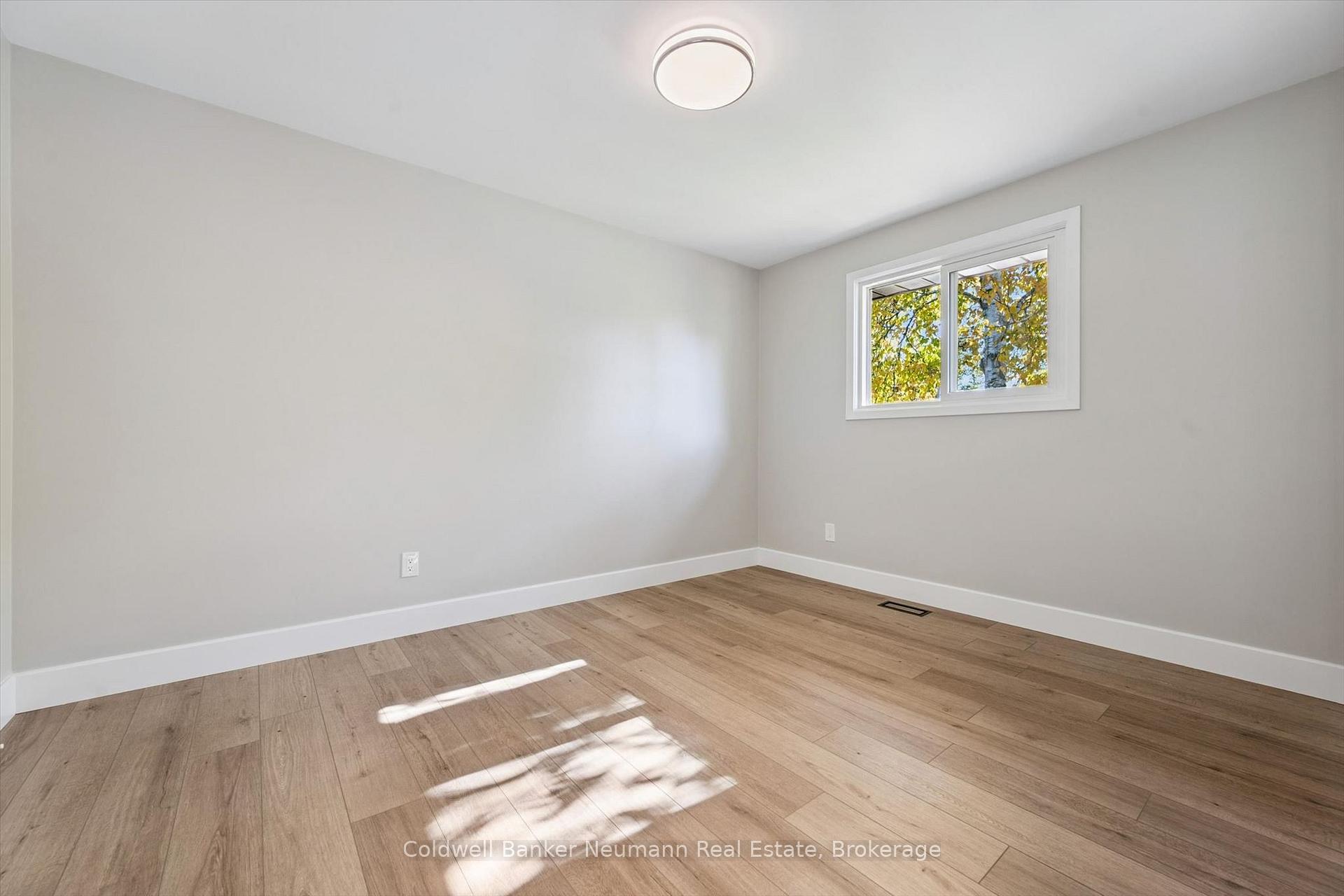 Photo 26 of 22 Carter Drive, Guelph, Grange Road — HOMEH