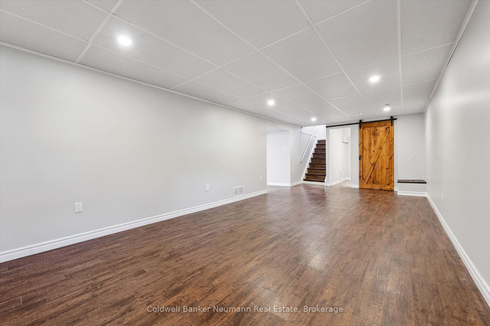 Photo 32 of 22 Carter Drive, Guelph, Grange Road — HOMEH