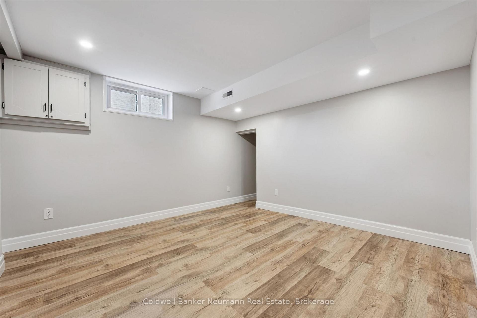 Photo 37 of 22 Carter Drive, Guelph, Grange Road — HOMEH