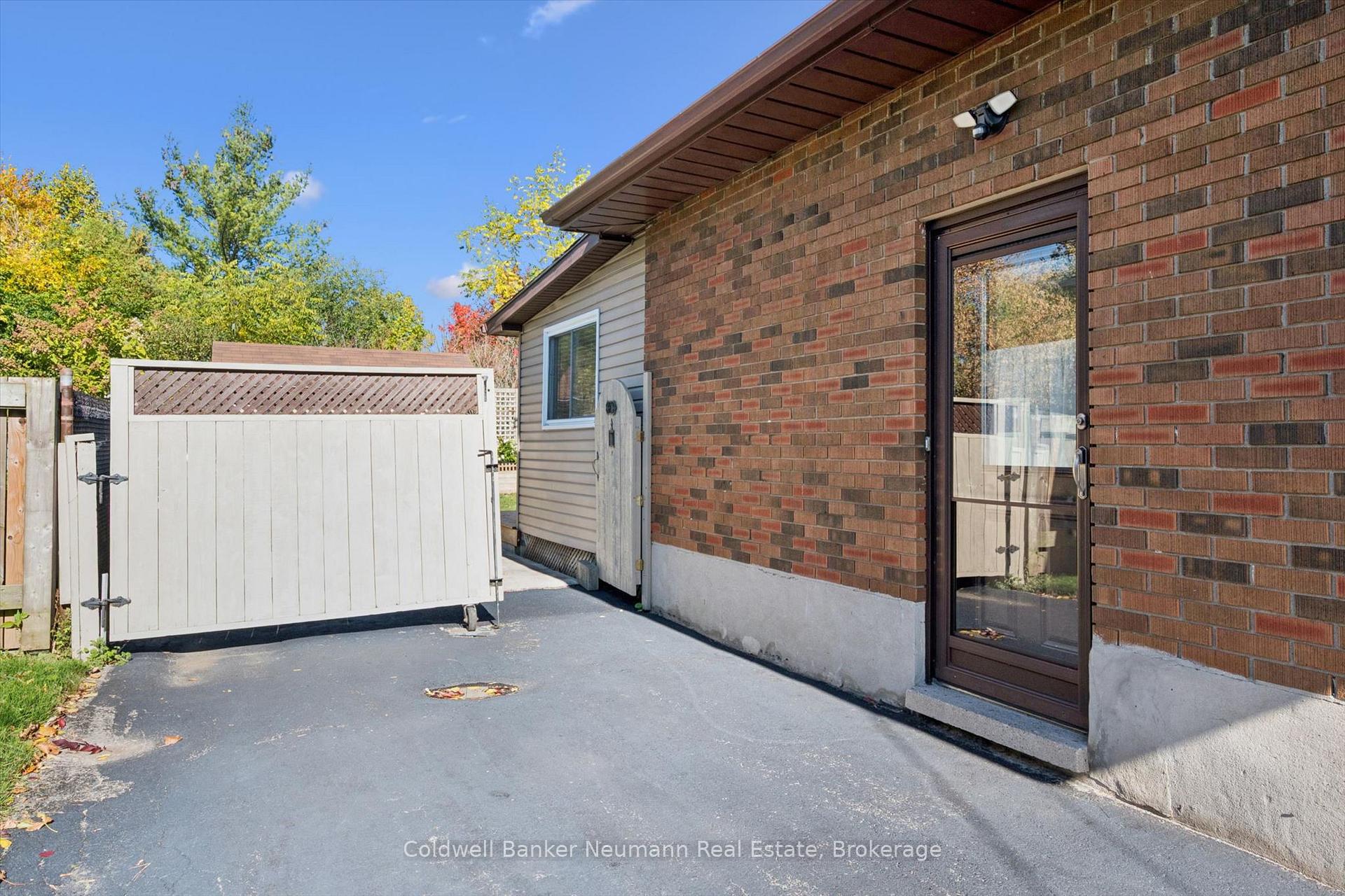 Photo 38 of 22 Carter Drive, Guelph, Grange Road — HOMEH