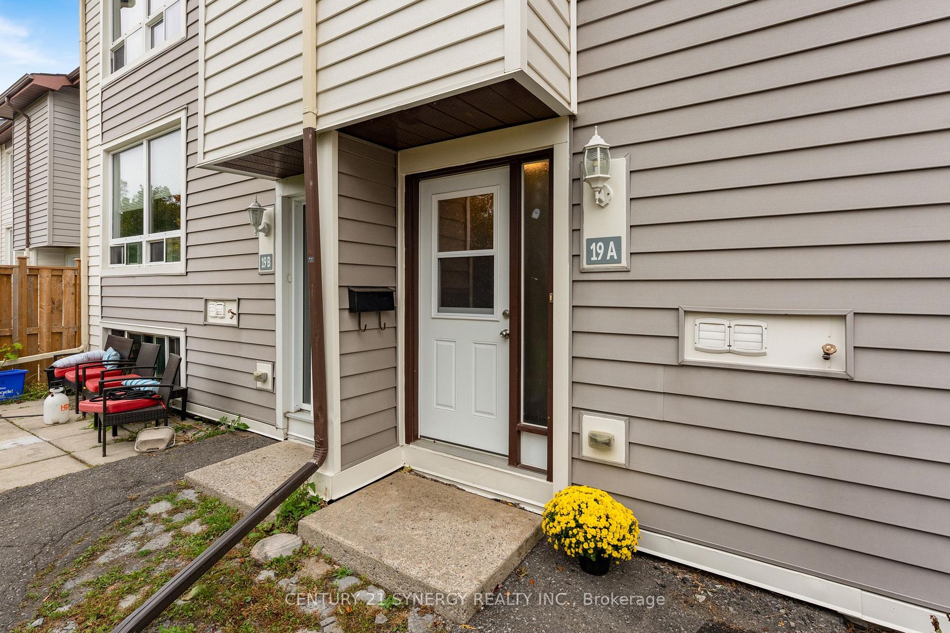 Photo 2 of 19 A Banner Road, Ottawa, Sheahan Estates/Trend Village — HOMEH