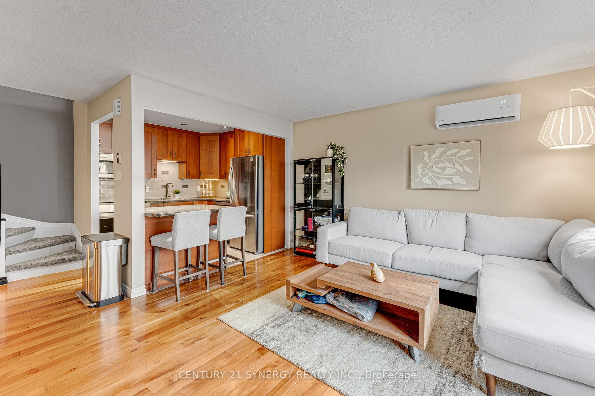 Photo 4 of 19 A Banner Road, Ottawa, Sheahan Estates/Trend Village — HOMEH