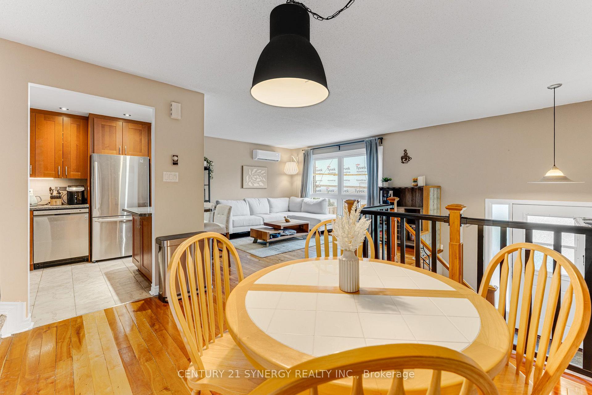Photo 8 of 19 A Banner Road, Ottawa, Sheahan Estates/Trend Village — HOMEH