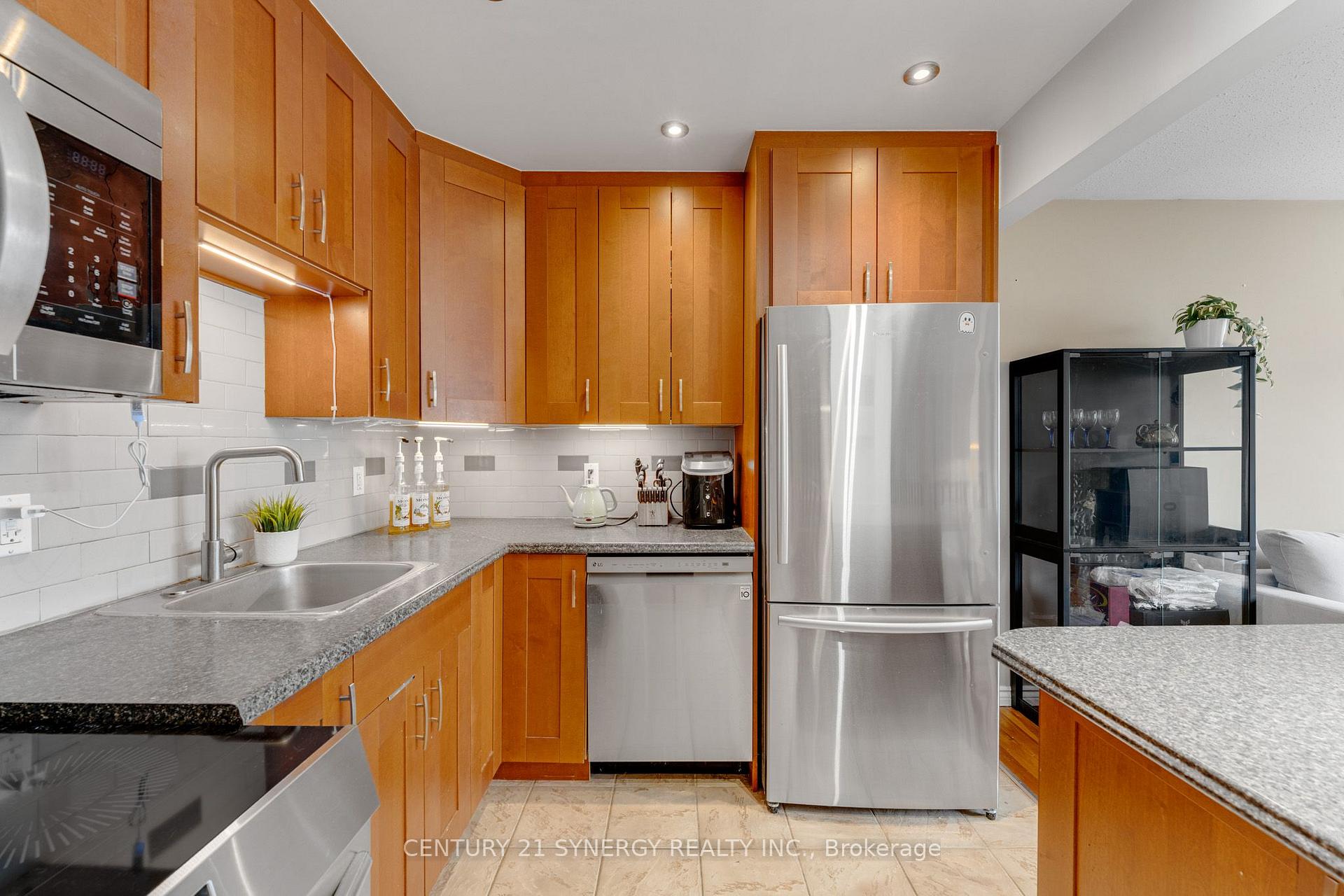 Photo 13 of 19 A Banner Road, Ottawa, Sheahan Estates/Trend Village — HOMEH