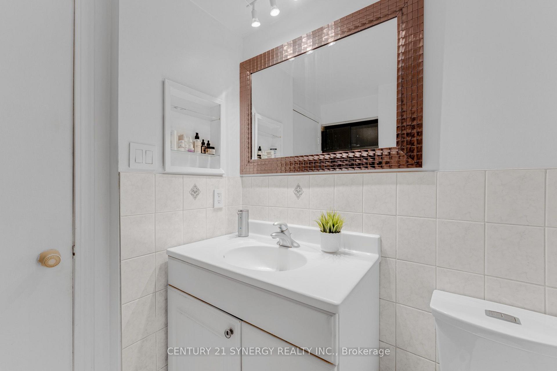Photo 21 of 19 A Banner Road, Ottawa, Sheahan Estates/Trend Village — HOMEH