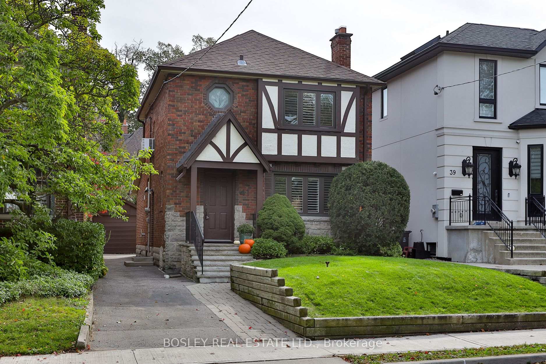 Photo 2 of 41 St Cuthberts Road, Toronto, Leaside — HOMEH