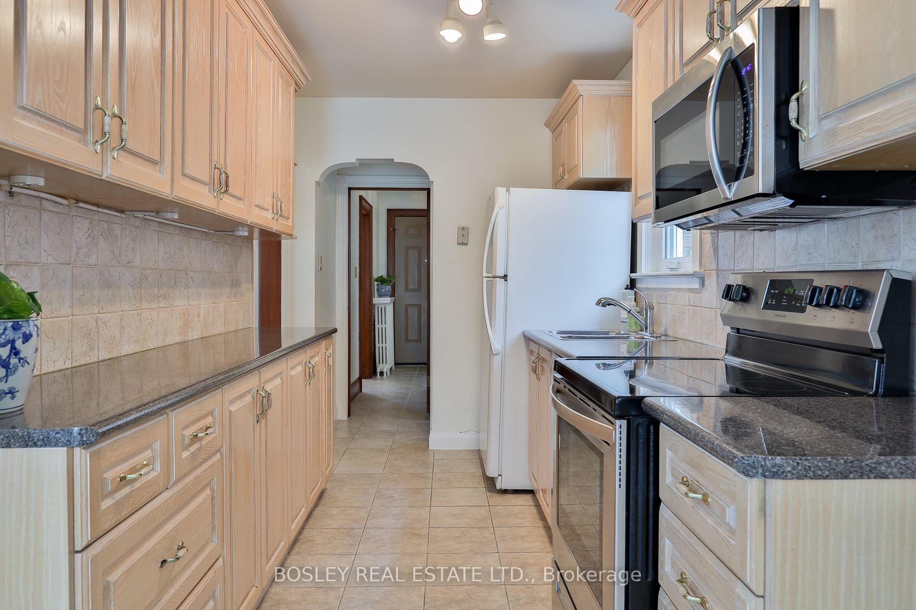 Photo 15 of 41 St Cuthberts Road, Toronto, Leaside — HOMEH