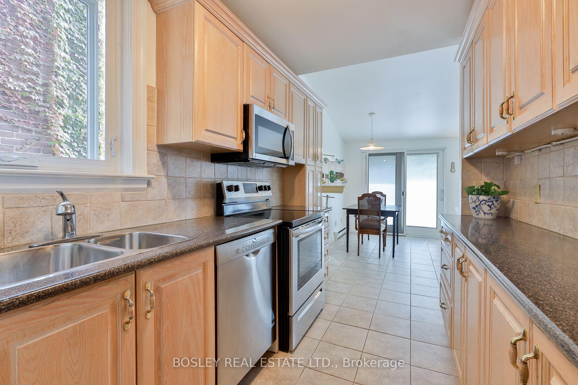 Photo 18 of 41 St Cuthberts Road, Toronto, Leaside — HOMEH