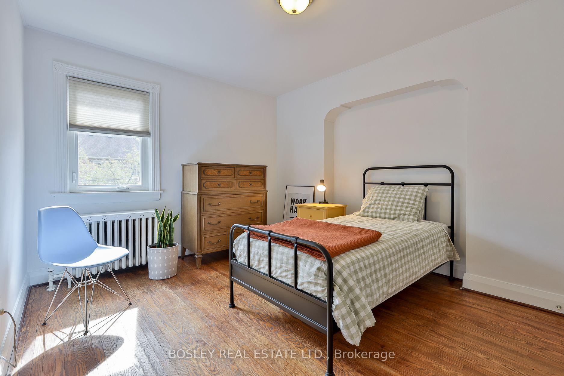 Photo 22 of 41 St Cuthberts Road, Toronto, Leaside — HOMEH