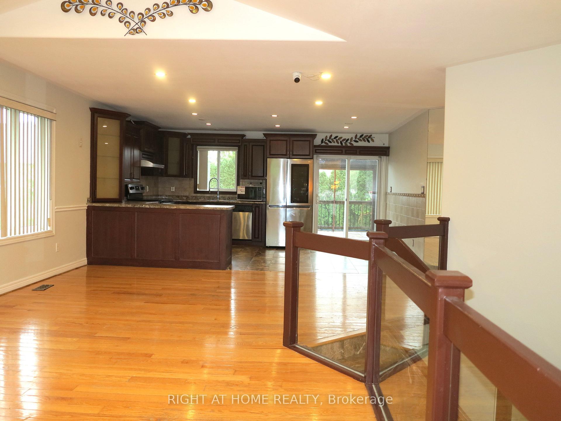 Photo 3 of 101 Joanne Court, Leamington — HOMEH