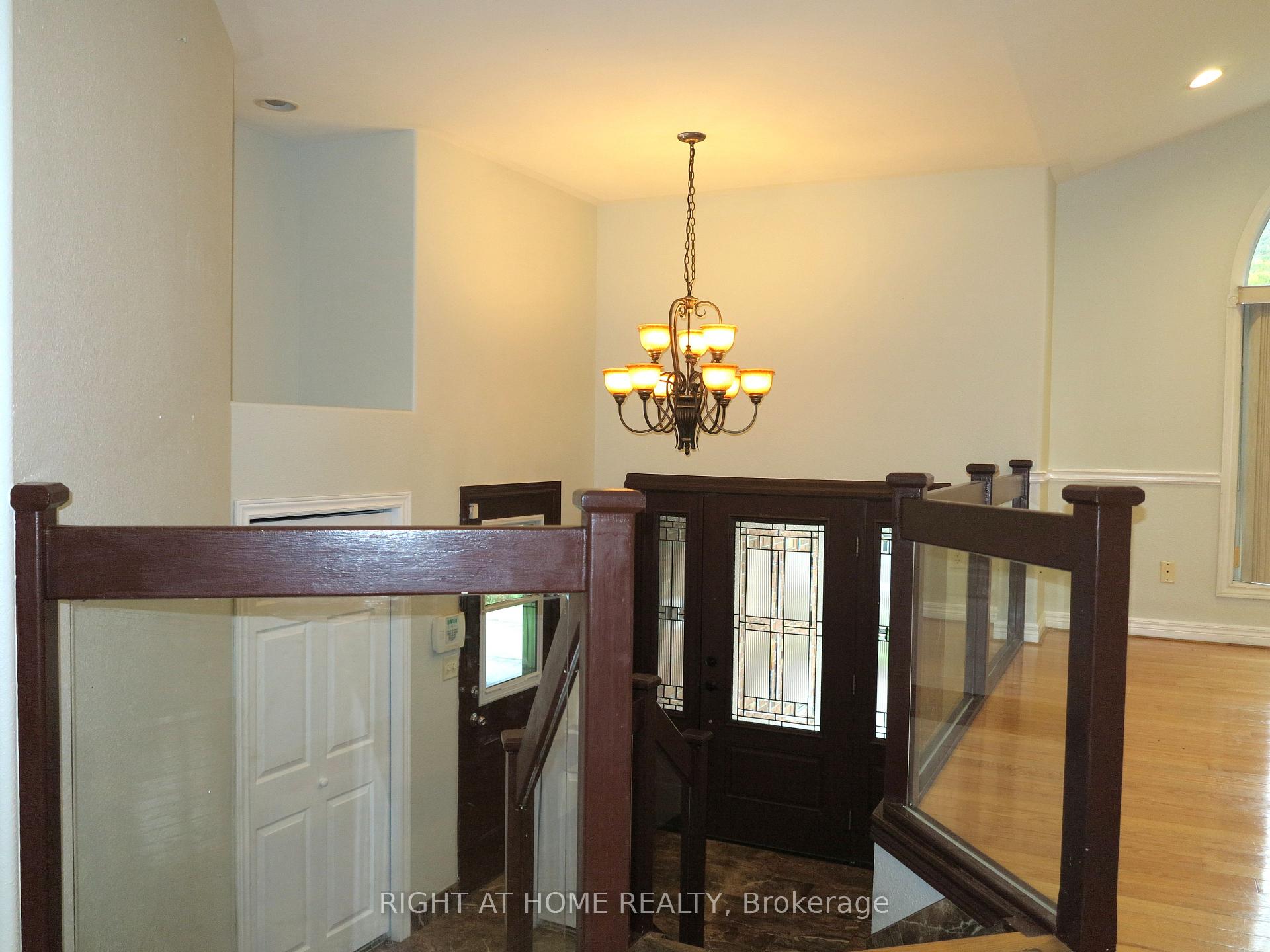 Photo 4 of 101 Joanne Court, Leamington — HOMEH