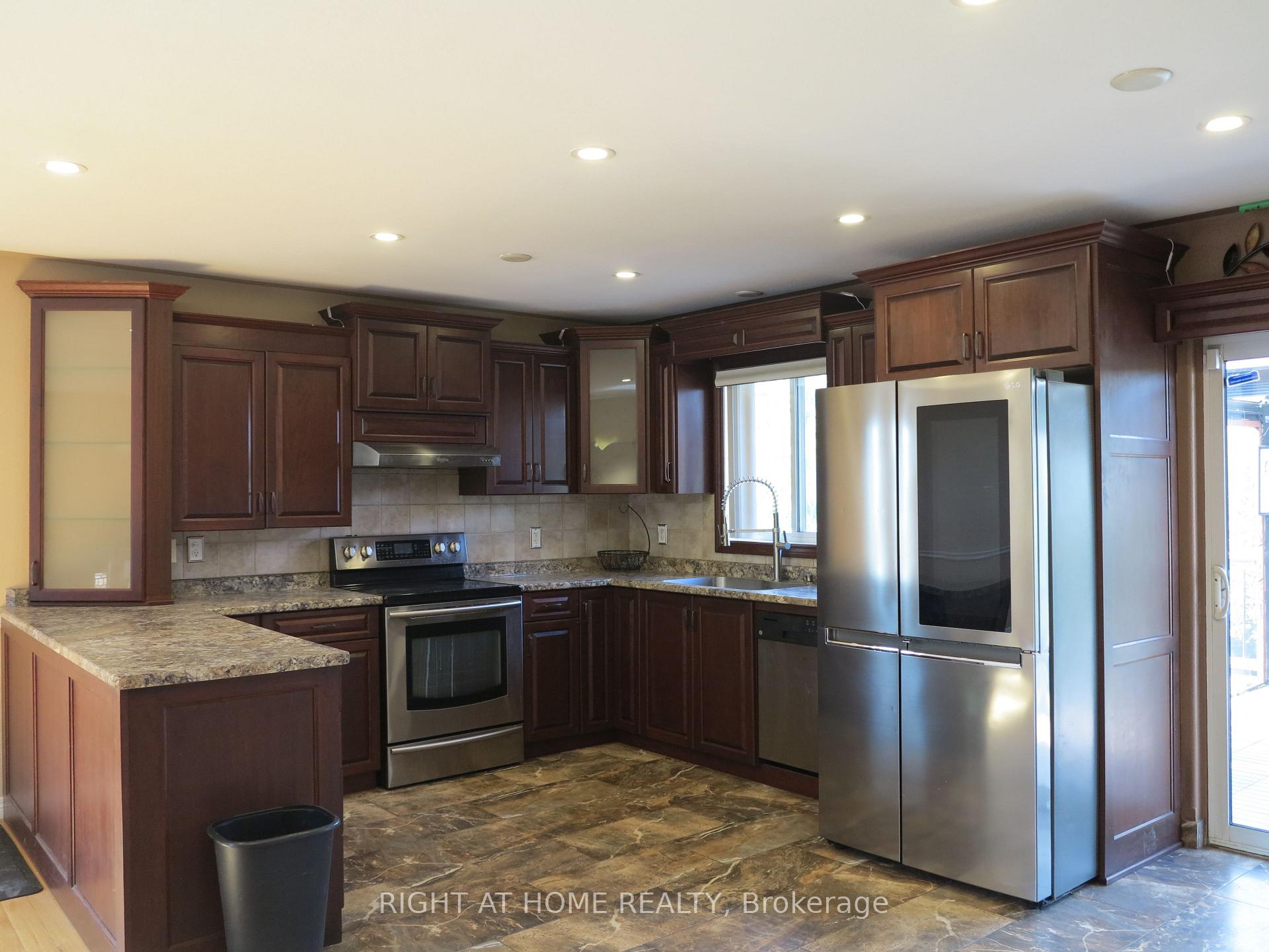 Photo 7 of 101 Joanne Court, Leamington — HOMEH