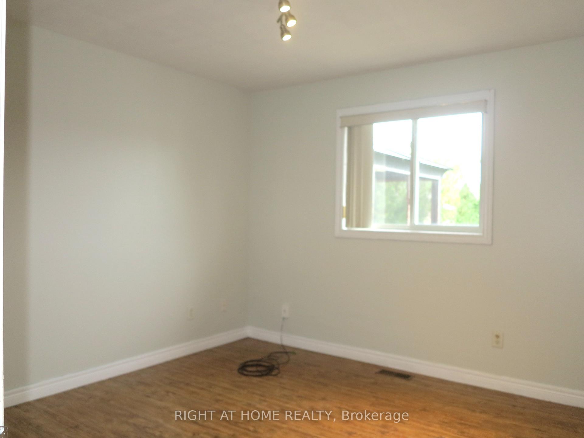 Photo 13 of 101 Joanne Court, Leamington — HOMEH