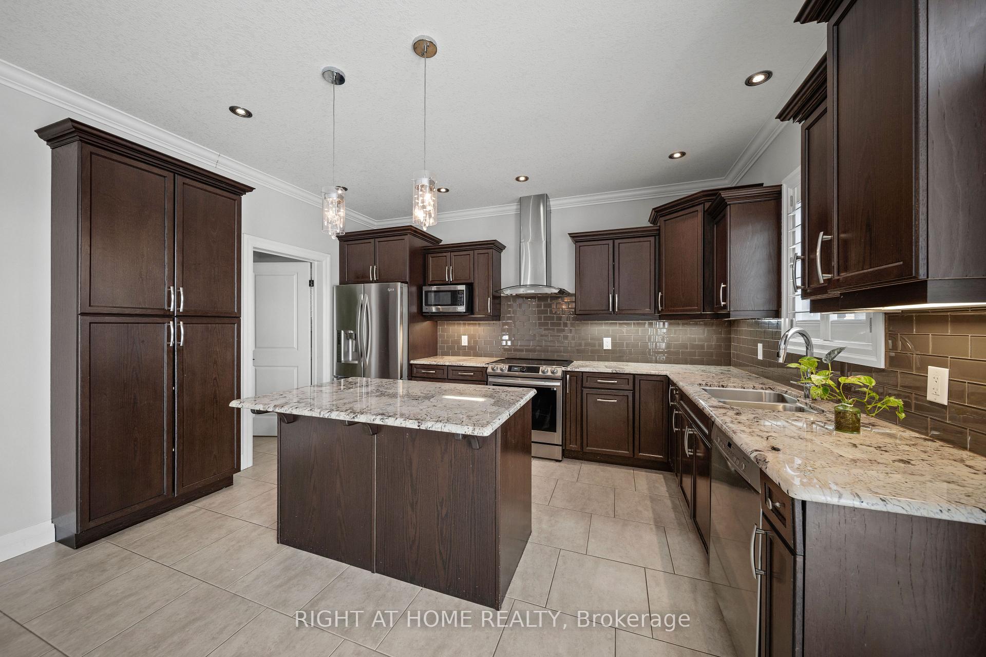 Photo 8 of 6540 Upper Canada Cross, London, South V — HOMEH