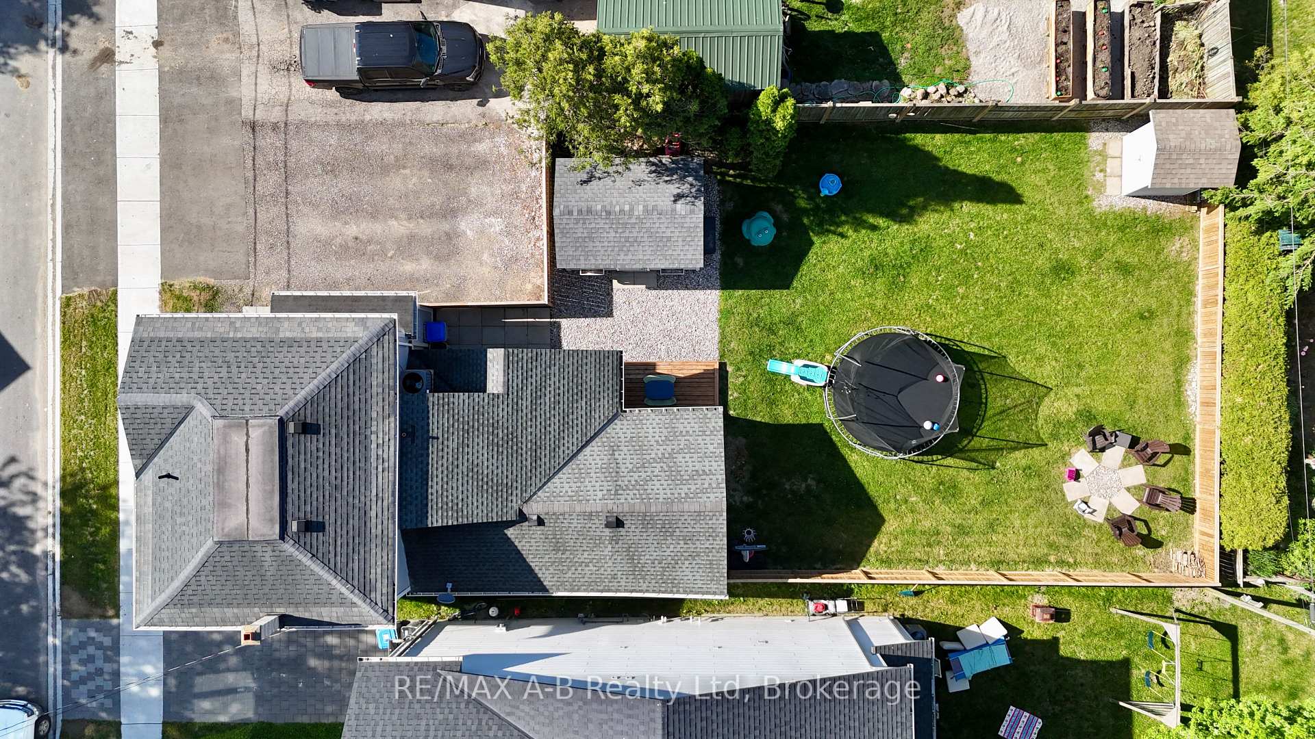 Photo 44 of 195 Water Street, Lucan Biddulph, Lucan — HOMEH