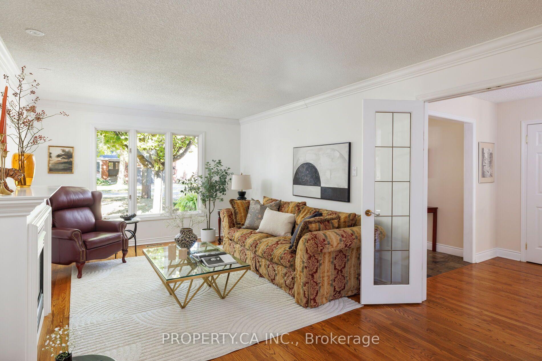 Photo 5 of 2124 Langtry Drive, Oakville, Glen Abbey — HOMEH