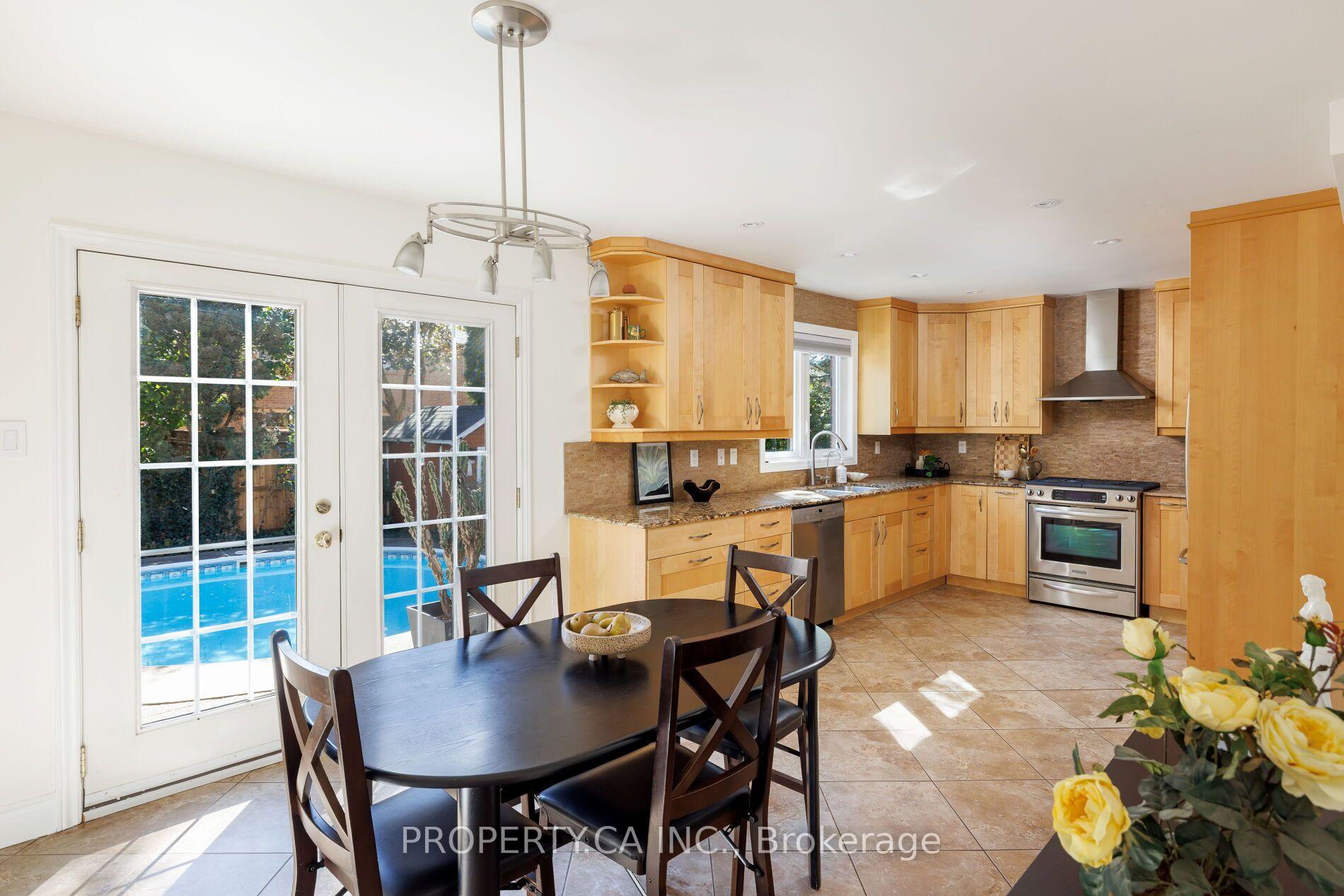 Photo 15 of 2124 Langtry Drive, Oakville, Glen Abbey — HOMEH