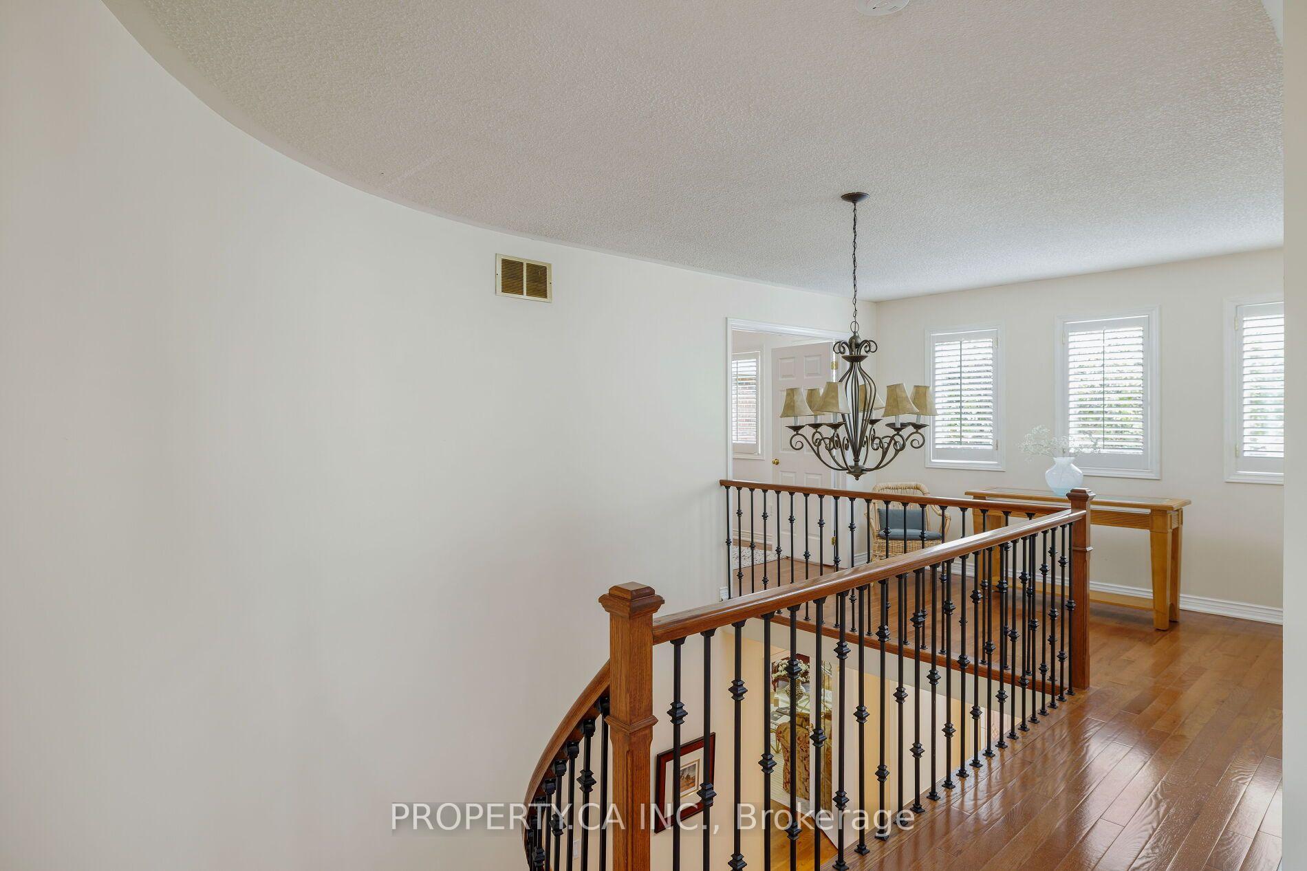 Photo 25 of 2124 Langtry Drive, Oakville, Glen Abbey — HOMEH