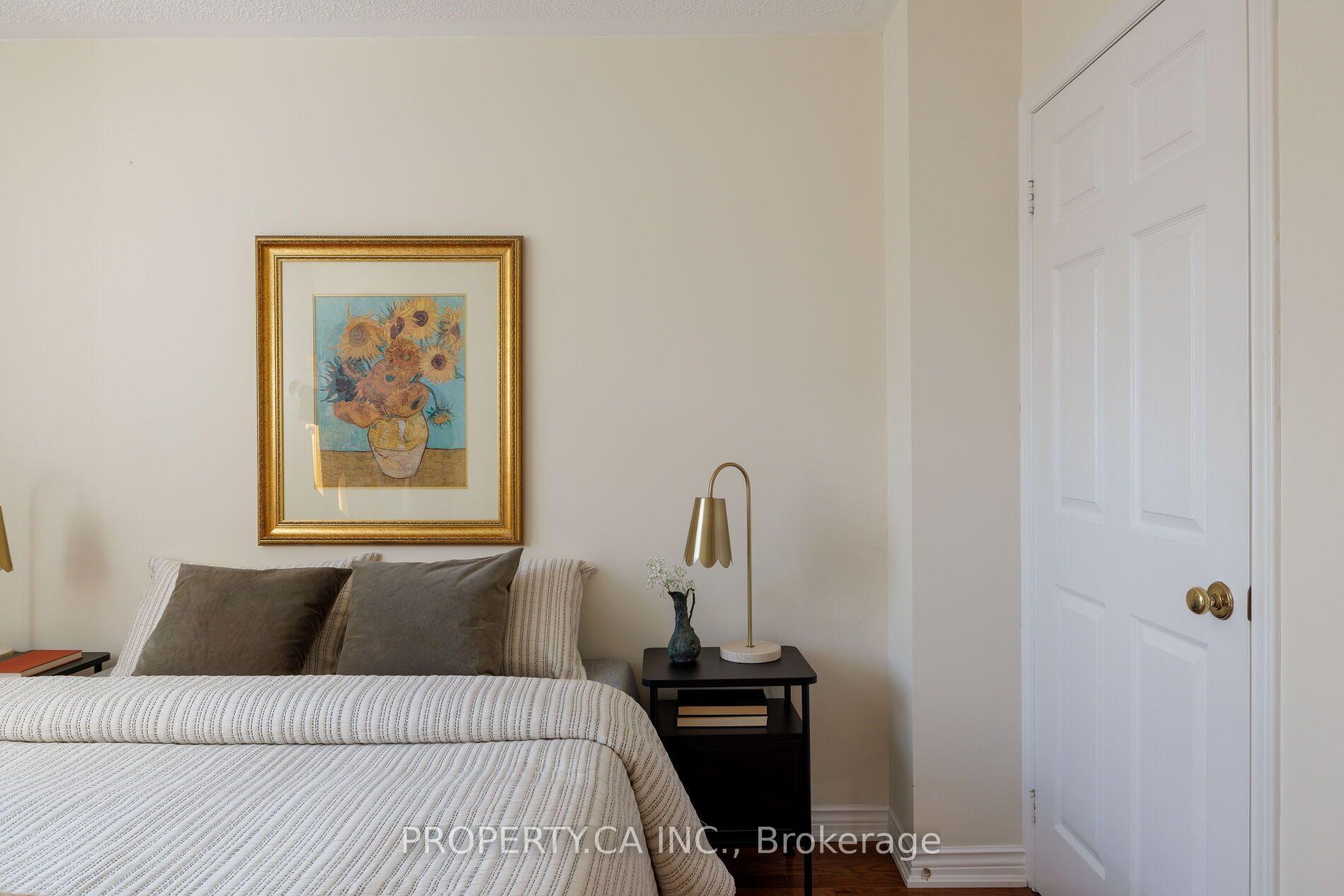 Photo 32 of 2124 Langtry Drive, Oakville, Glen Abbey — HOMEH