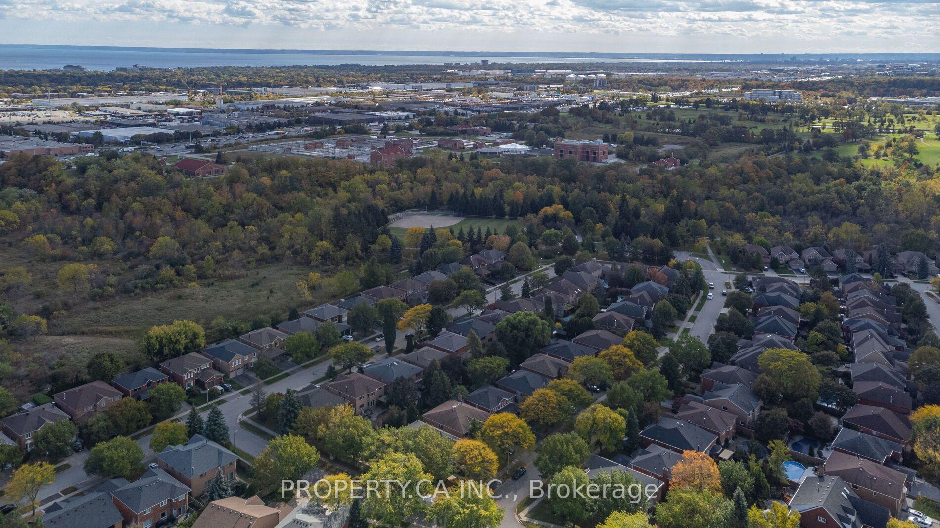 Photo 45 of 2124 Langtry Drive, Oakville, Glen Abbey — HOMEH