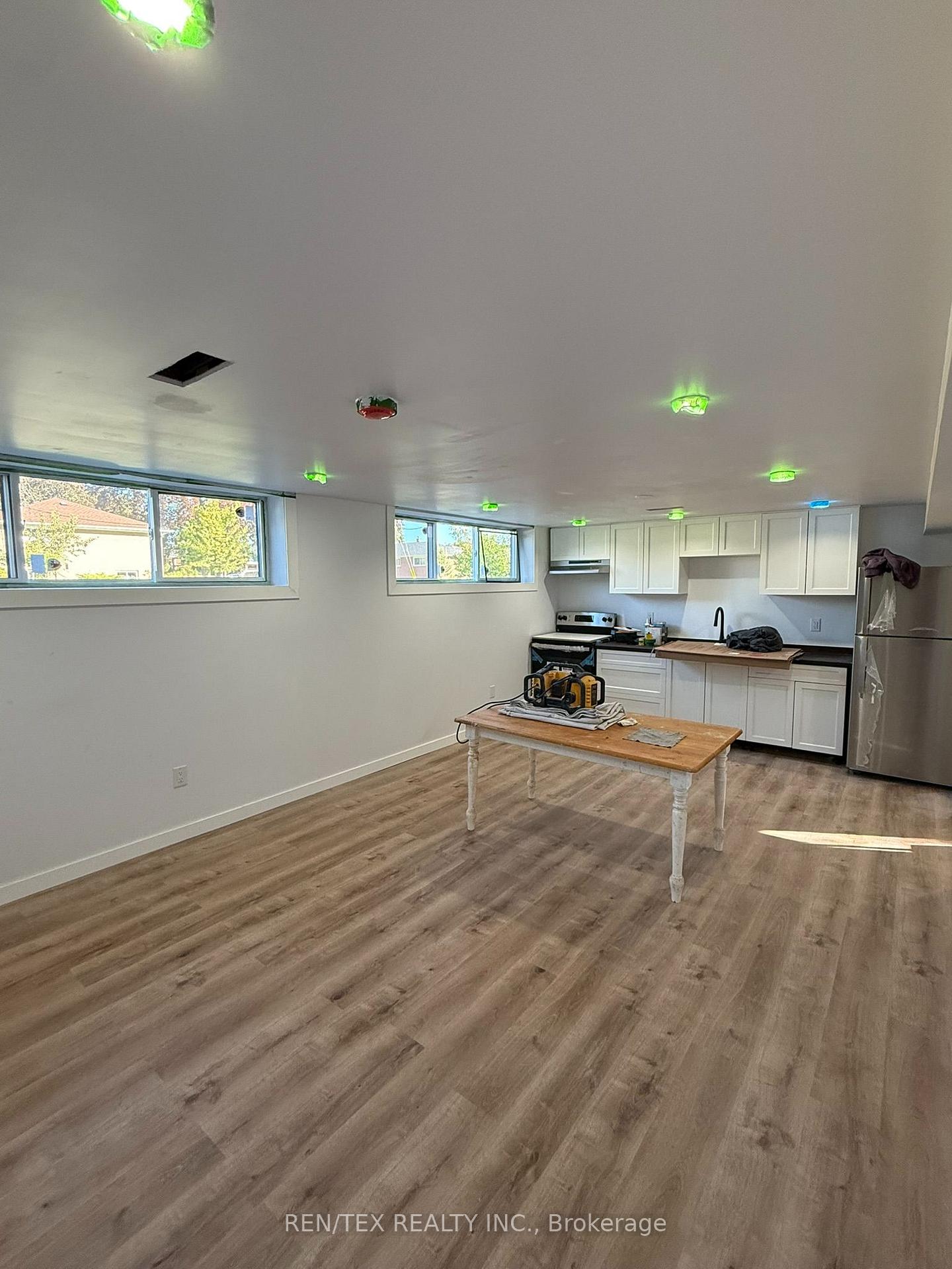 Photo 2 of Unit Lower 1, 52 Watercliffe Road, Etobicoke, Rexdale-Kipling — HOMEH
