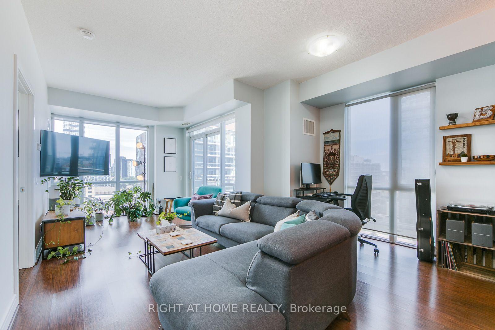 Photo 4 of Unit S1201, 112 George Street, Toronto, Waterfront Communities — HOMEH