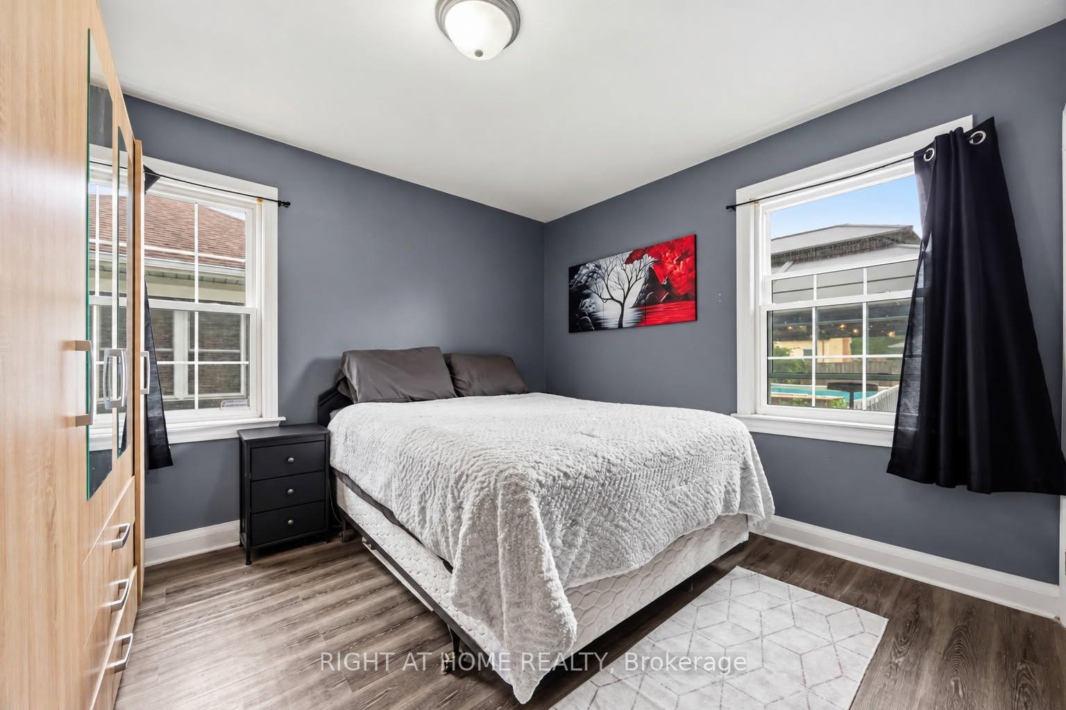 Photo 11 of 139 Gordon Street, Sarnia — HOMEH