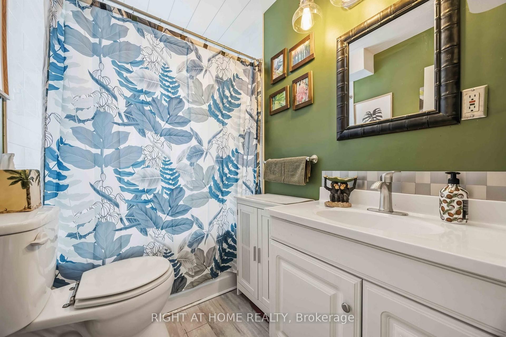 Photo 15 of 139 Gordon Street, Sarnia — HOMEH