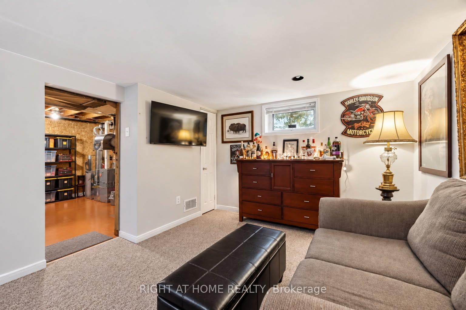 Photo 16 of 139 Gordon Street, Sarnia — HOMEH